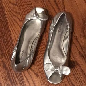 Silver Naturlizer Peep toe Flats
